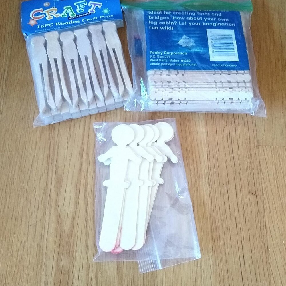 Wooden Slotted craft Sticks + Wooden Craft pegs x 16 New